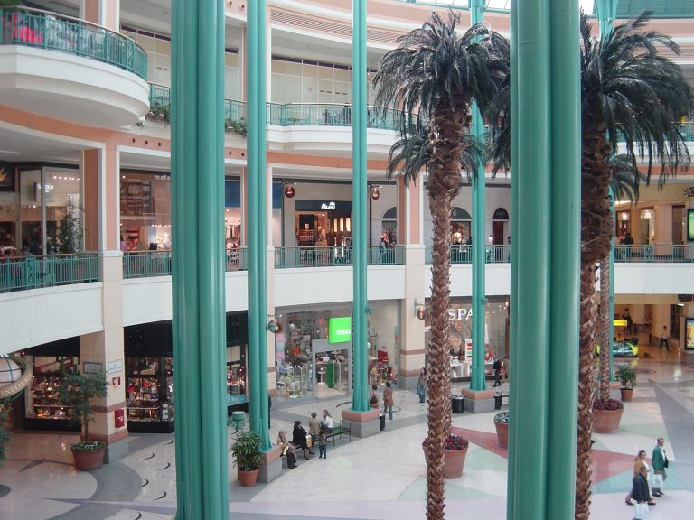 Four injured in fire in Colombo mall in Lisbon