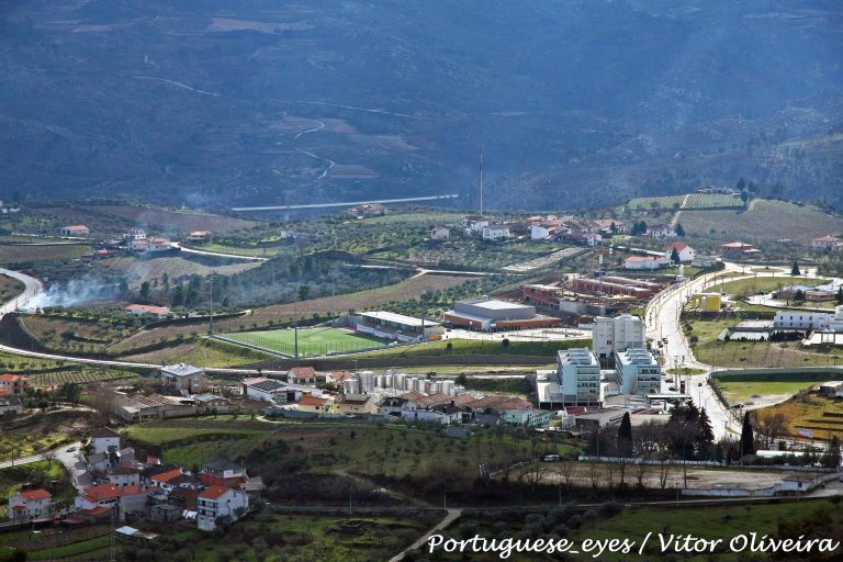 Elderly couple dies driving away from fire in Portugal