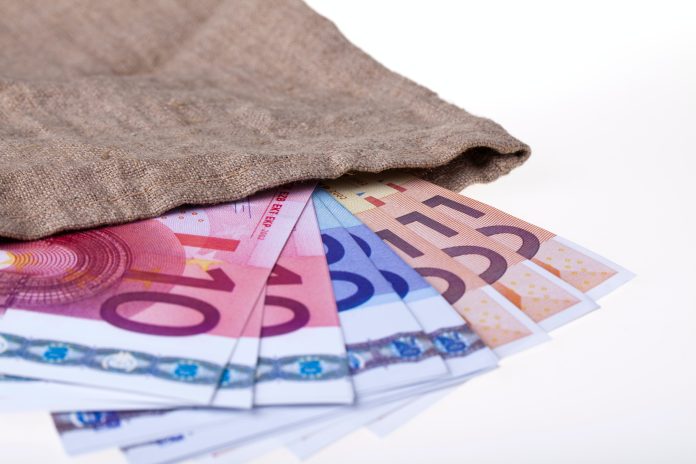 Portuguese government proposes 760 euro minimum salary