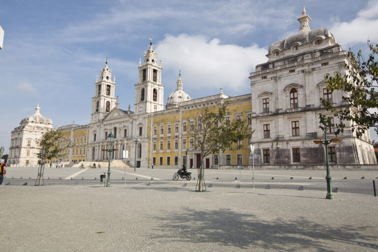 Strolling, Hiking, and Surfing in and around Mafra