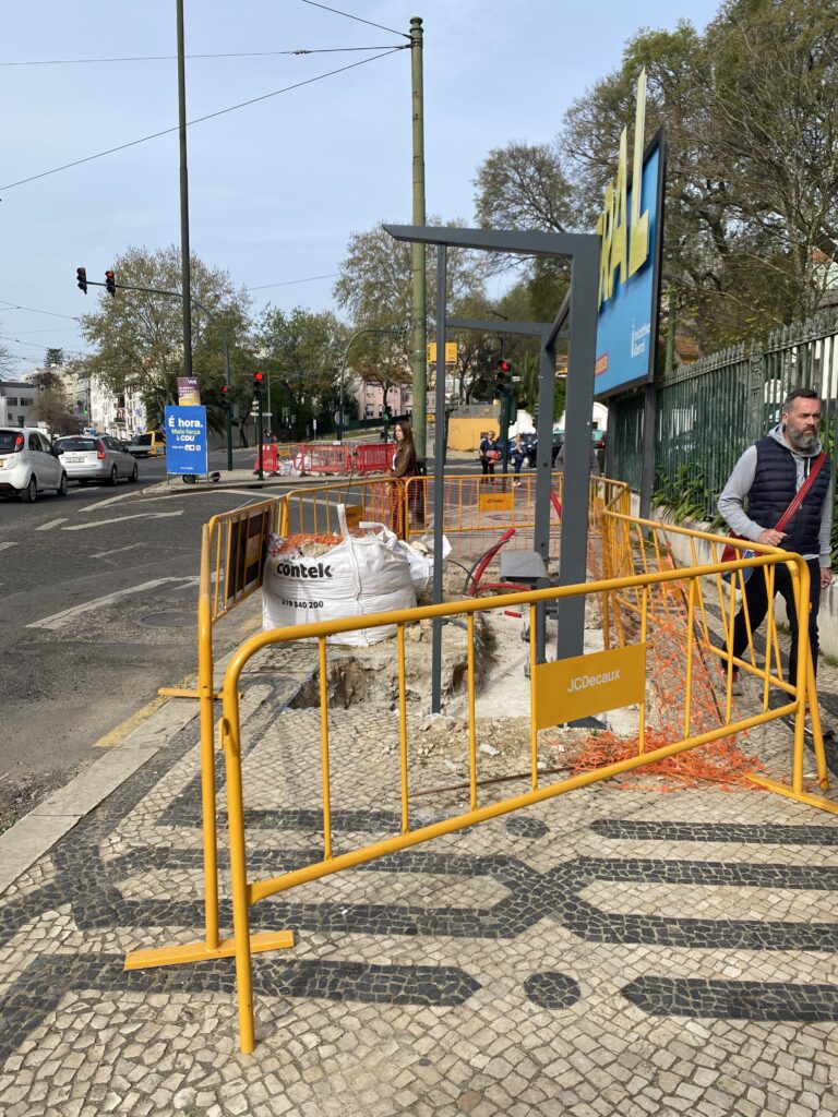 Where have all the bus shelters gone in Lisbon?