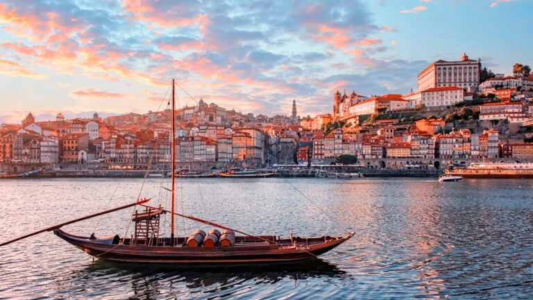 D7 vs Golden Visa: Which Route to Portugal Is Right for You in 2025? D7 vs Golden Visa: Which Route to Portugal Is Right for You in 2025?