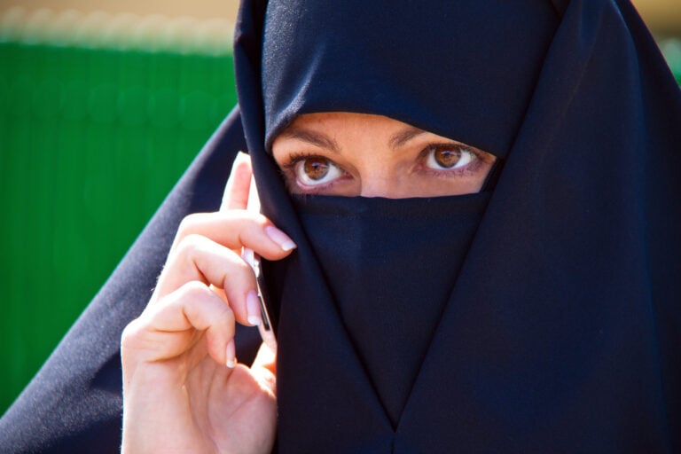 Portuguese Parliament Votes to Ban the Burqa in Public Spaces Portuguese Parliament Votes to Ban the Burqa in Public Spaces